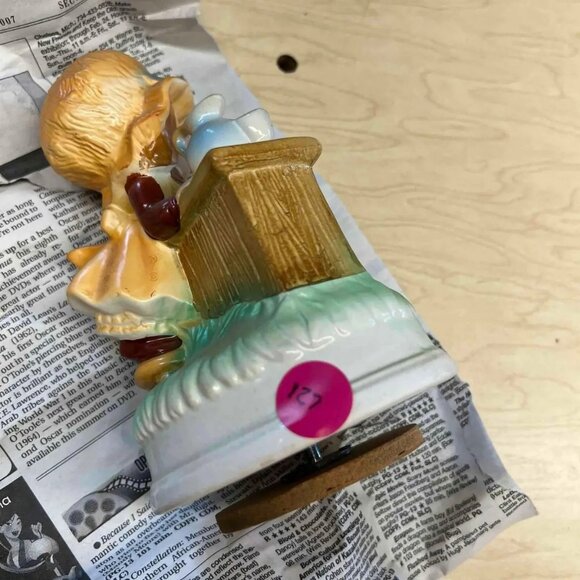 Vintage Fred Roberts Japan Ceramic Music Box Girl at Lemonade Stand - Picture 8 of 11